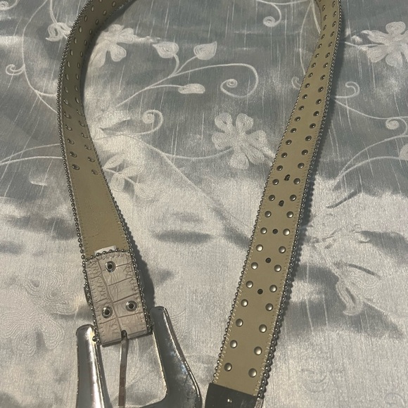 White Decorative Belt with Studs and Large Buckle - Picture 3 of 7